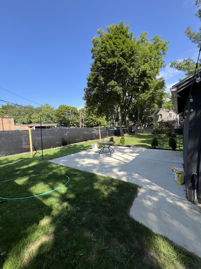 Building Photo - 236 Moores River Dr