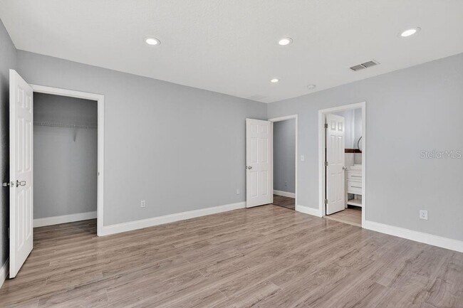 Building Photo - 722 22nd St