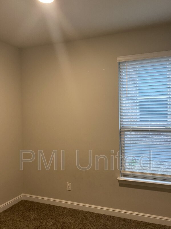 Building Photo - 249 Irish Moss Dr