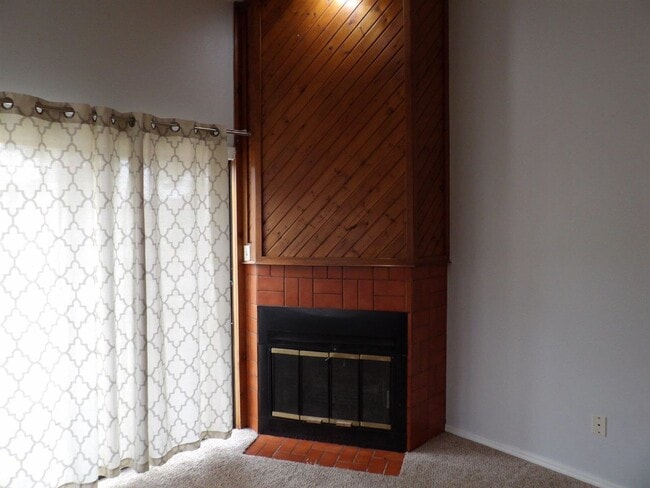 Building Photo - 6806 NW Willow Springs Dr