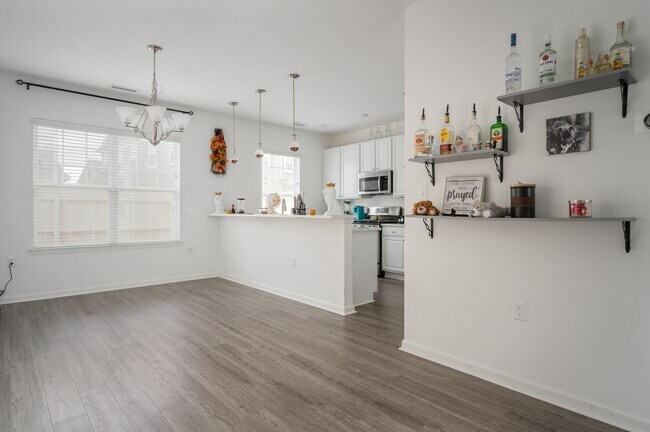 Building Photo - 2040 Canning Pl