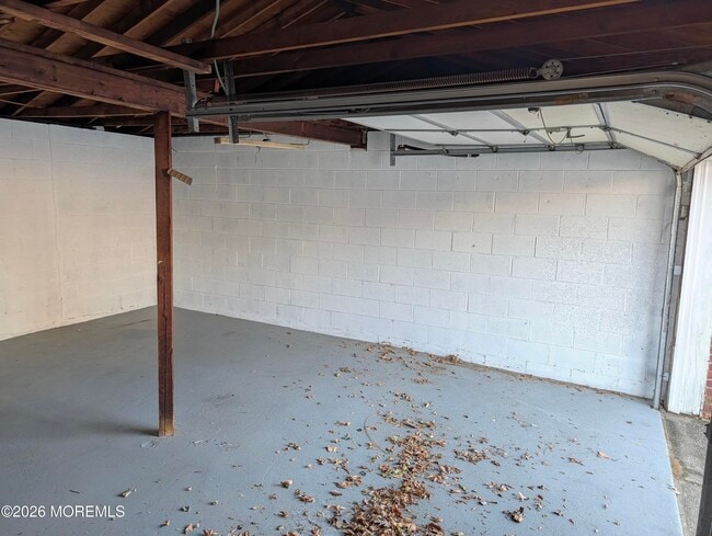 Building Photo - 106 Wallace St