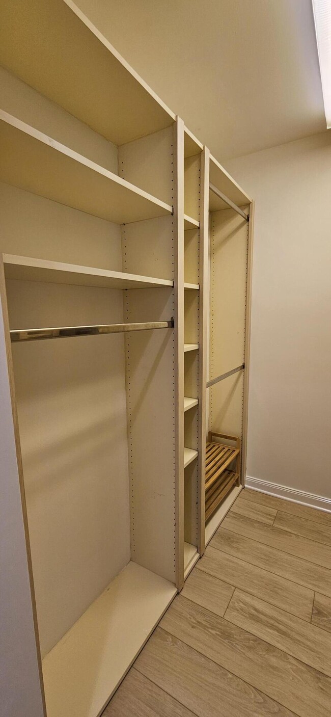 Building Photo - 305 Brier Cir