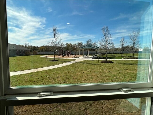 Building Photo - 364 Crescent Park Dr