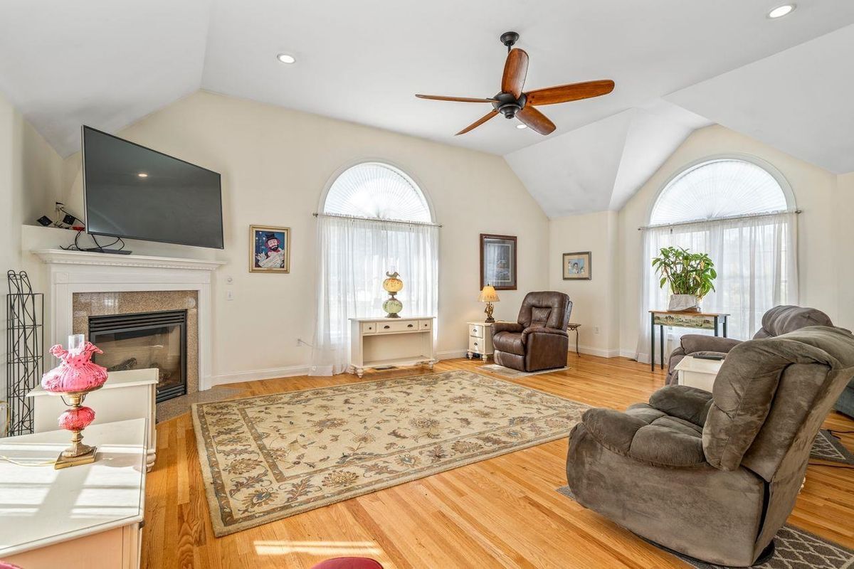 Building Photo - 20 Ordway Ln