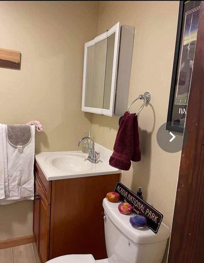 Building Photo - 14 Bardwell St