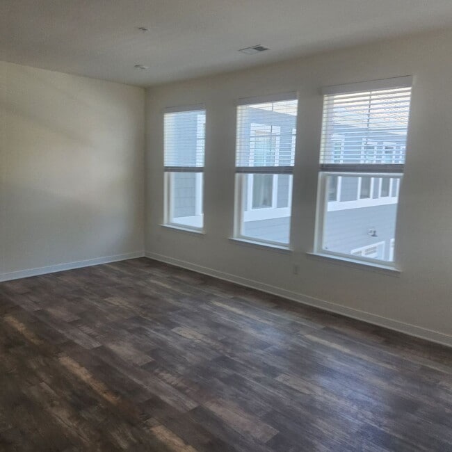 Building Photo - 4159 Northridge St