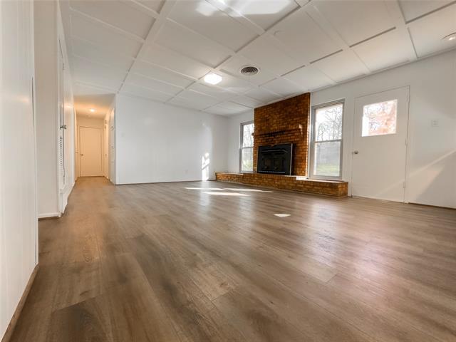 Building Photo - 1938 Spring Dr