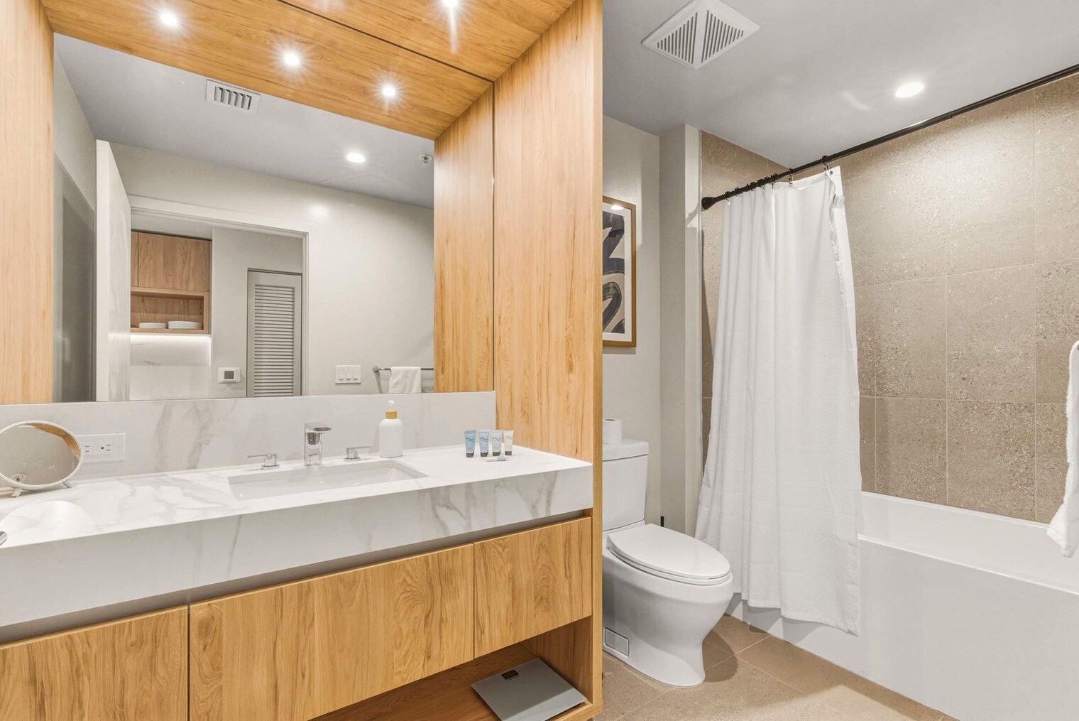 Building Photo - 11 NE 6th St