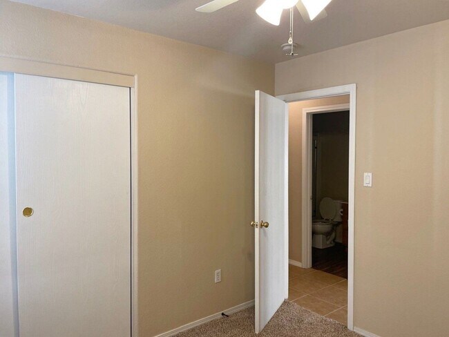 Building Photo - 2315 Iron Gate Trail SW