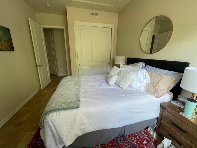 Guest bedroom (queen) - 2100 N Humboldt St