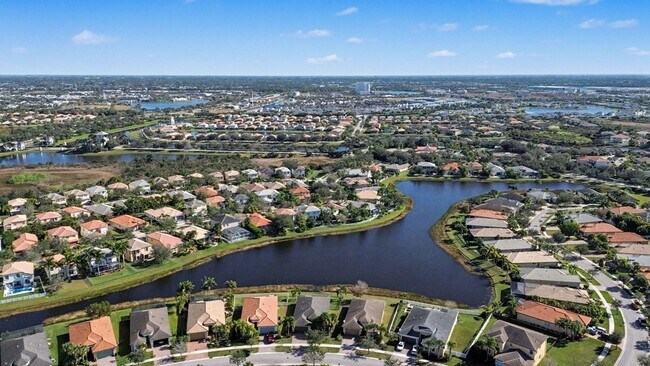 Building Photo - 12115 SW Bennington Cir