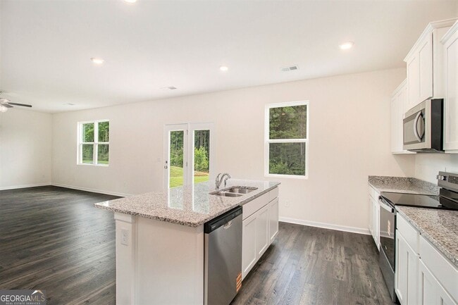 Building Photo - 568 Whitman Ln