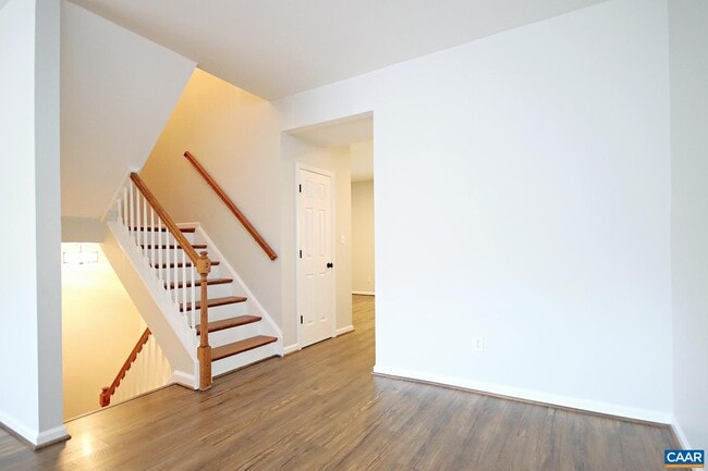 Building Photo - 4740 Bluejay Way