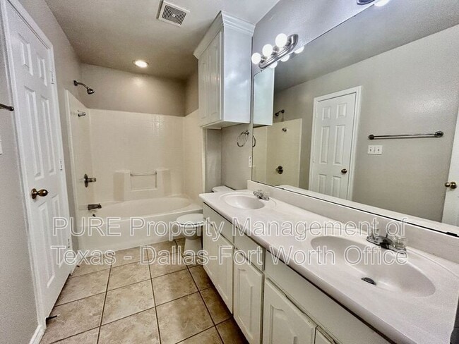 Building Photo - 4008 Cottage Park Ct
