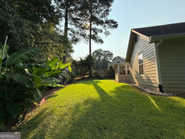 Building Photo - 3897 Saddlecreek Dr