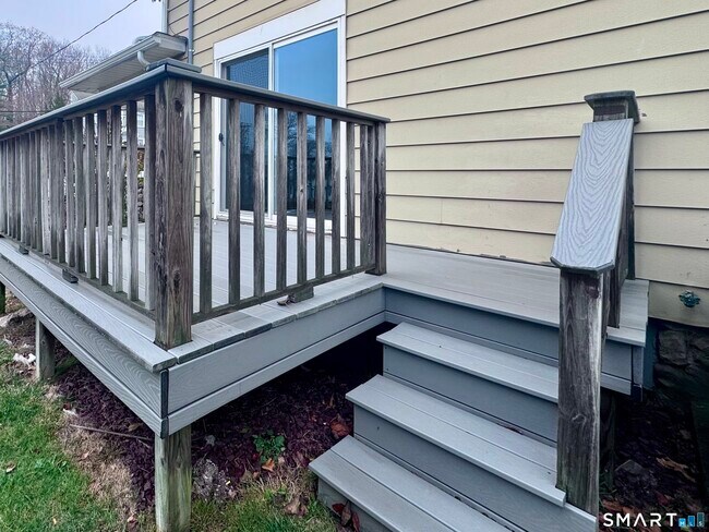 Building Photo - 85 Ivy St