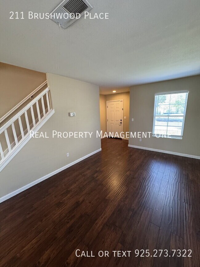 Building Photo - 211 Brushwood Pl