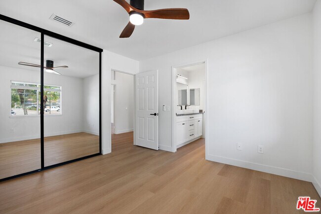 Building Photo - 655 Calle Ladera