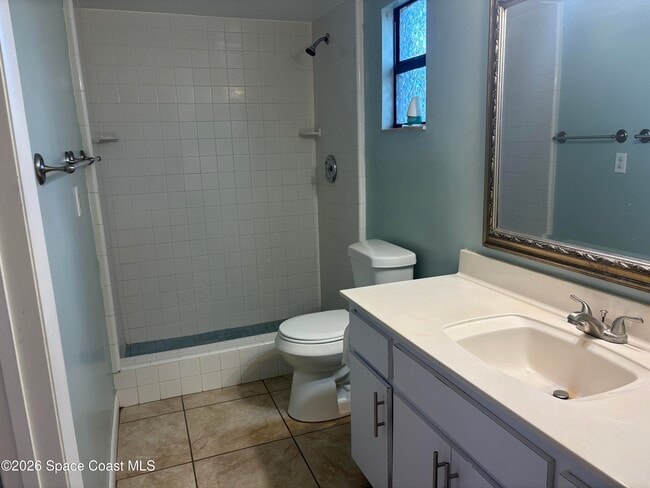 Building Photo - 467 Willow Tree Dr