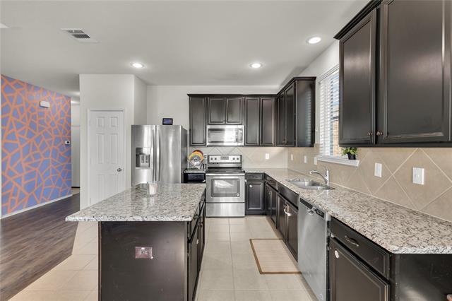 Building Photo - 8028 Larch Ln