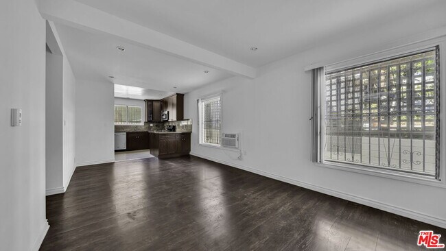 Building Photo - 1155 Horn Ave