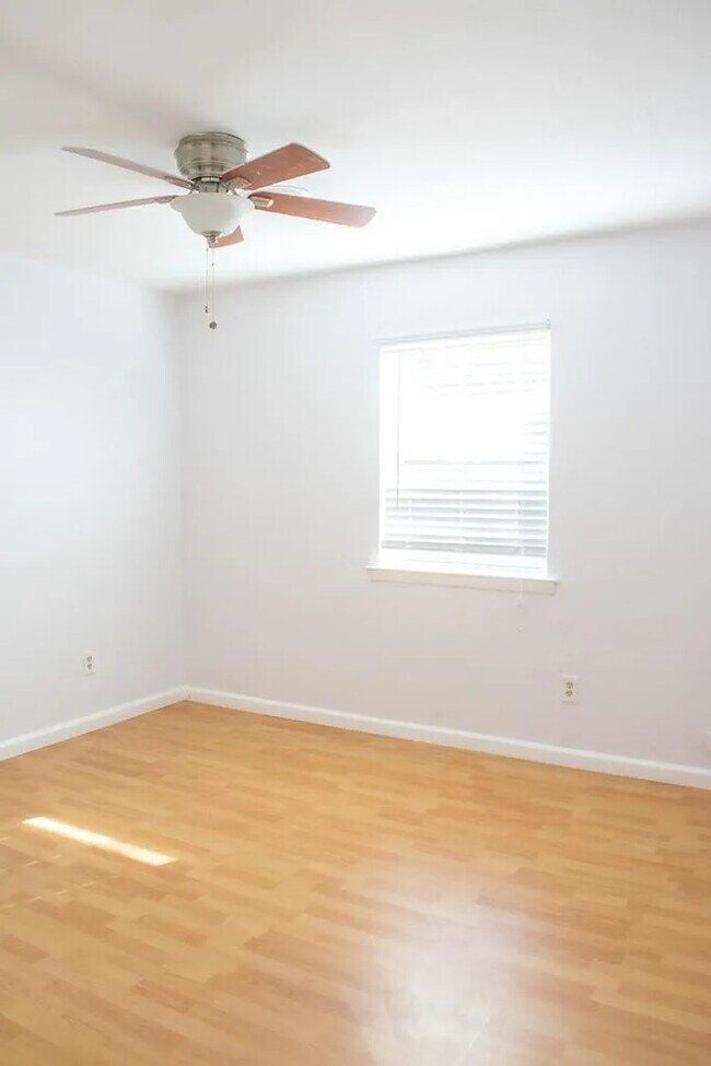 bedroom 2 - 6736 Starnes Rd