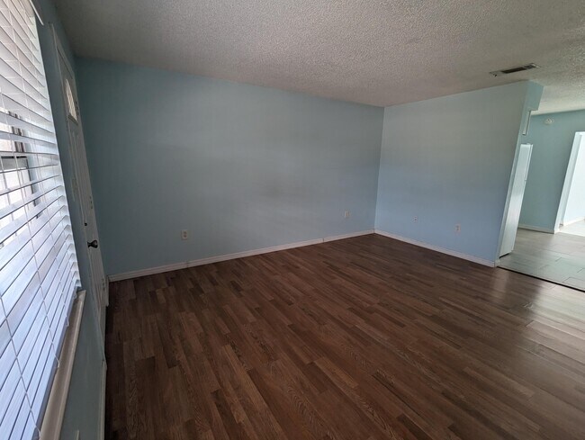 Building Photo - 2443 Mercury Dr