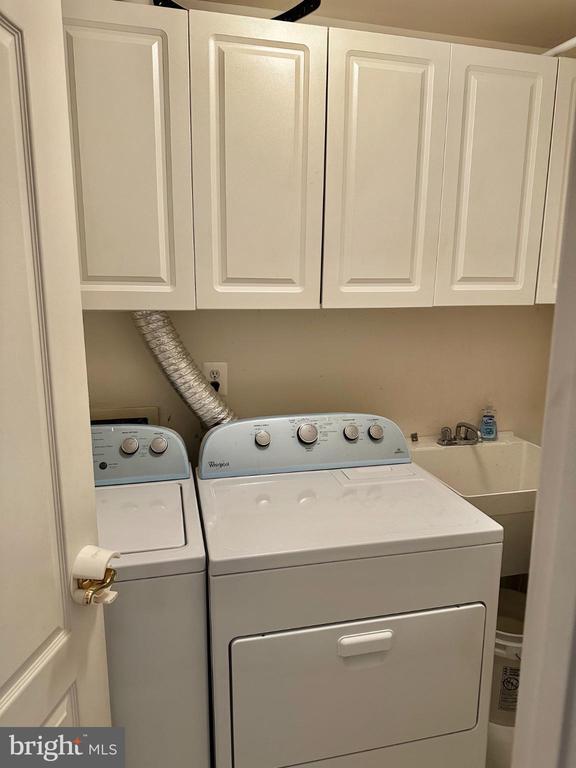 Building Photo - 1607 Seneca Ave