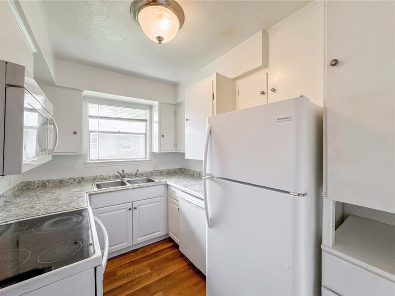 Building Photo - 4539 Dakota St