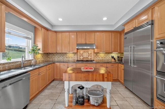 Building Photo - 11 Dorian Way