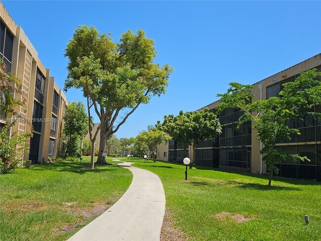 Building Photo - 8415 SW 107th Ave