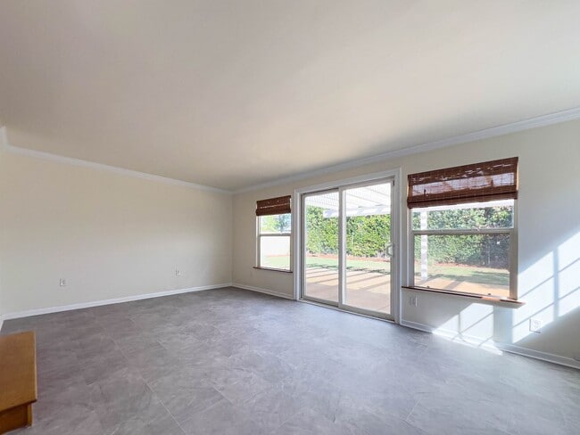 Building Photo - Spacious 3BR Home near Lake Balboa!
