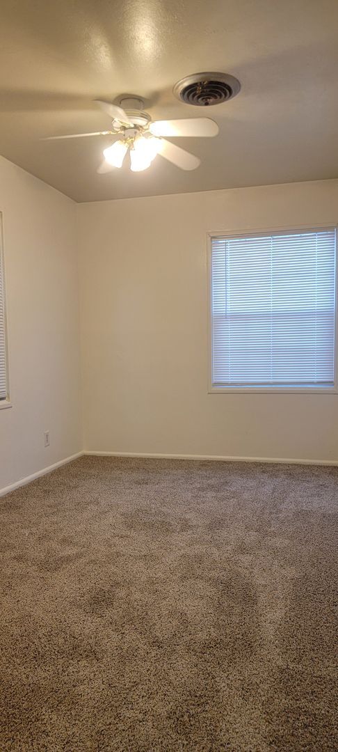 Building Photo - 2431 Chester Ln