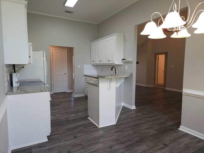 Building Photo - 219 Rainbow Falls