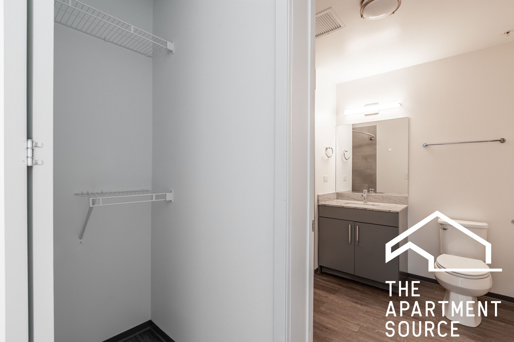 Building Photo - 2340 N California Ave