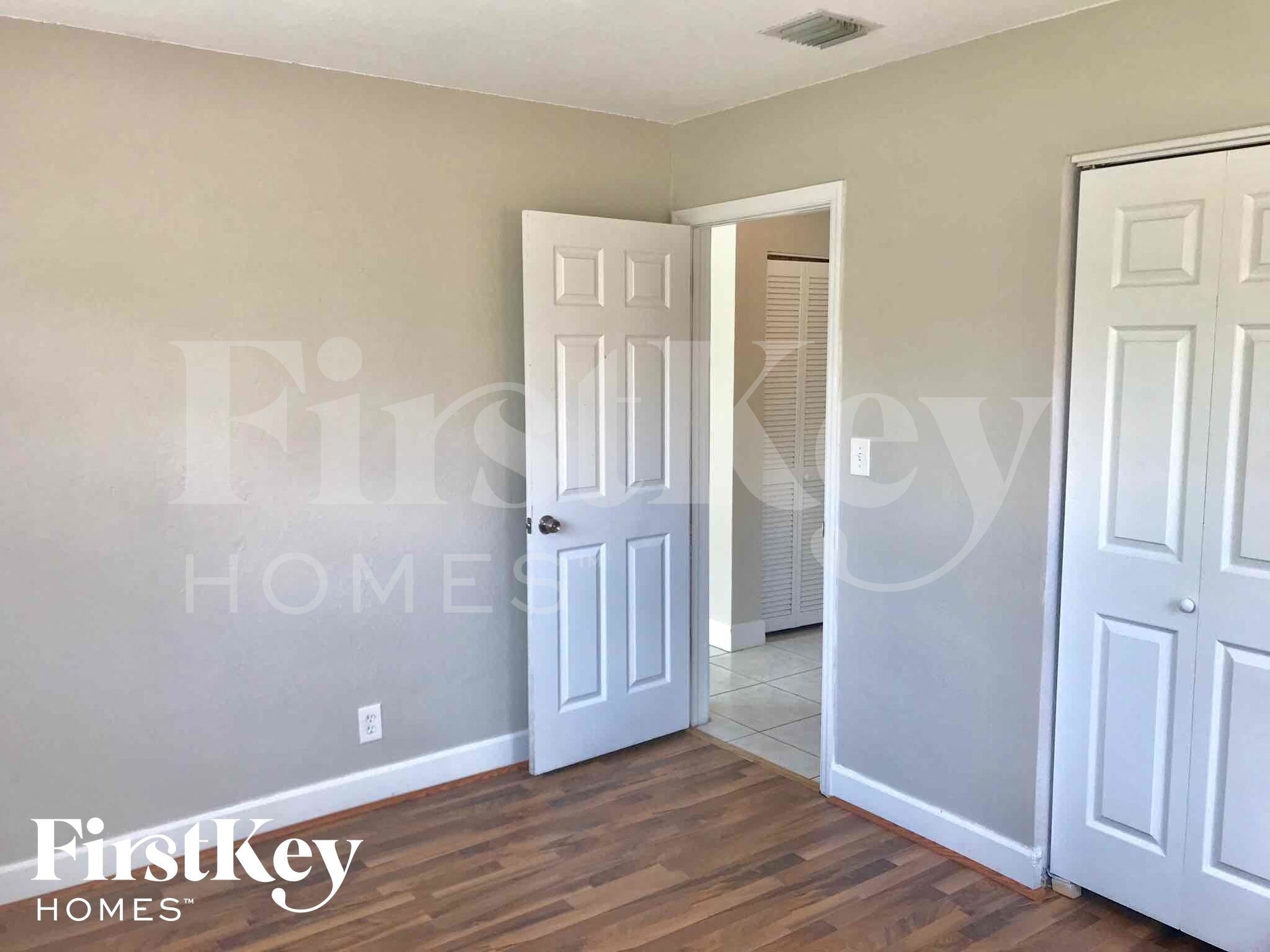 Building Photo - 3057 SW 2nd St