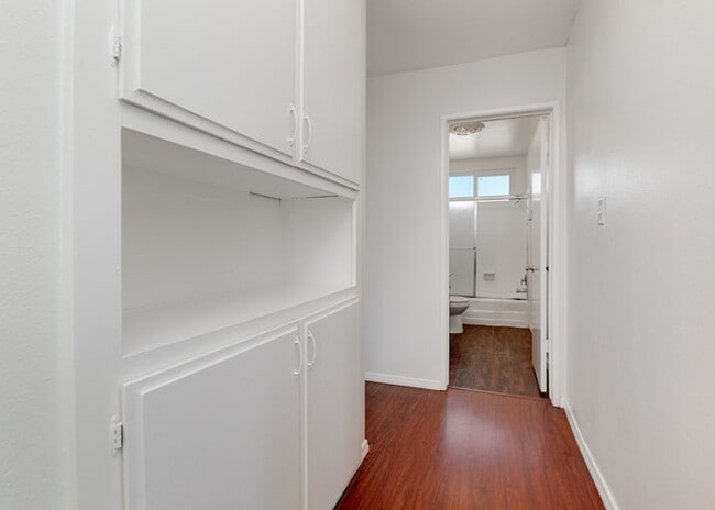 Building Photo - 617-617 Truly Terrace