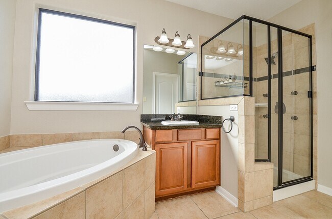 Building Photo - 1307 Studer St