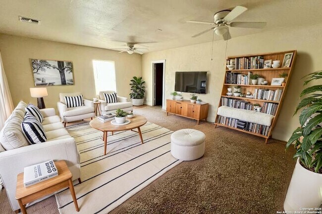 Building Photo - 6803 Indian Lake Dr