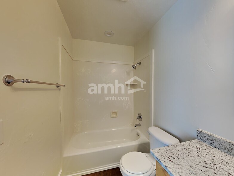 Building Photo - 416 N 3335 W