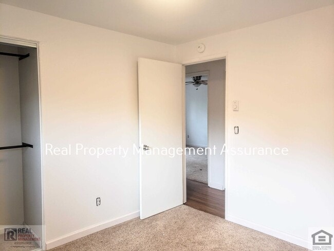 Building Photo - Charming 3BR/1.5BA Duplex Unit Now Availab...