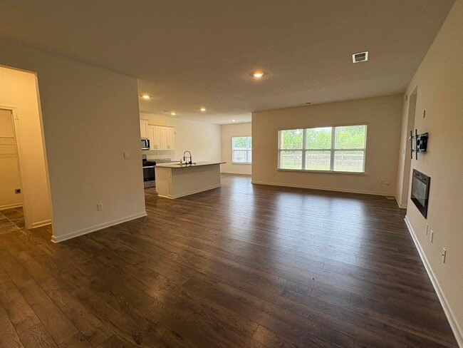 Building Photo - 50 Sandy Cv