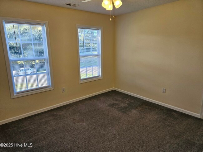 Building Photo - 313 Osprey Point Dr