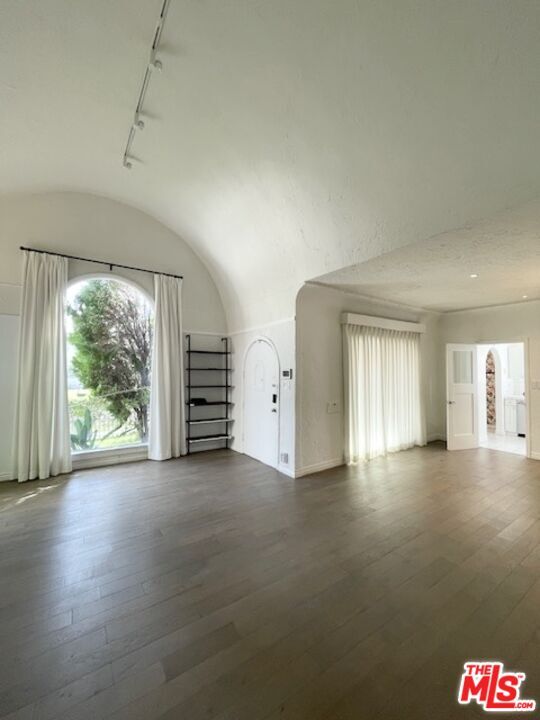 Building Photo - 459 S Holt Ave