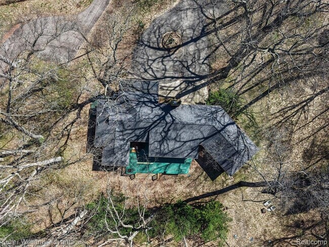 Building Photo - 6103 Park Lake Rd