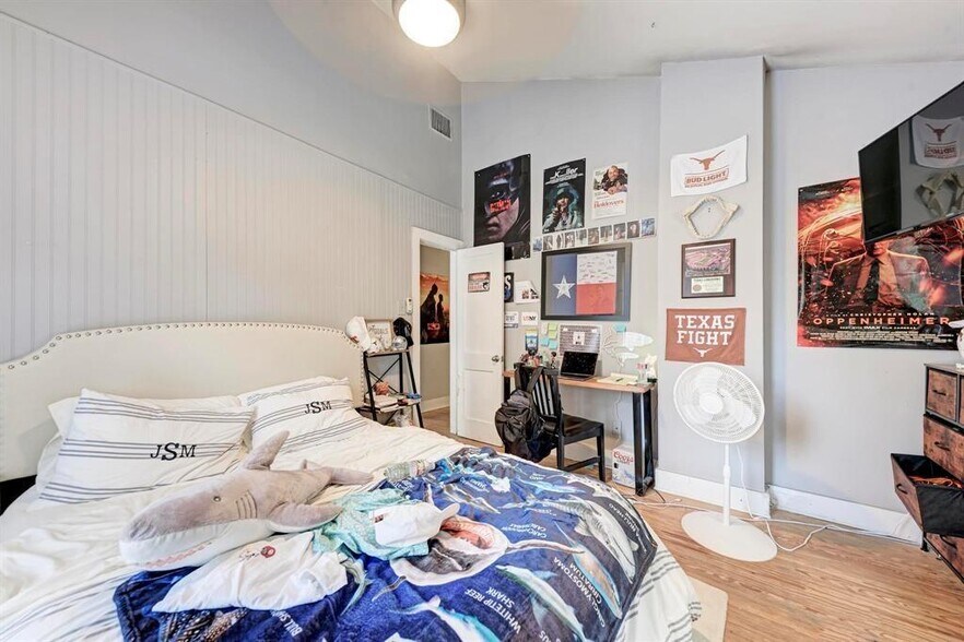 Building Photo - 2834 Salado St