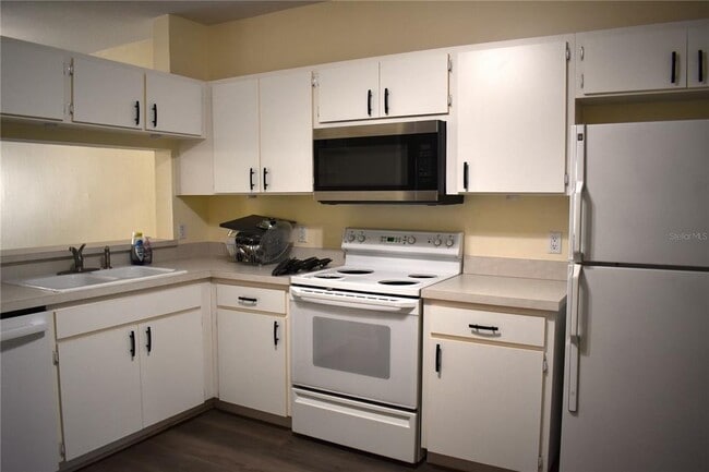 Building Photo - 12369 Berkeley Square Dr