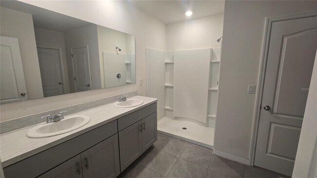 Building Photo - 3358 Summerdale Way