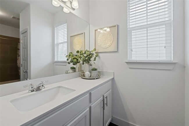 Building Photo - 2313 Capulet St